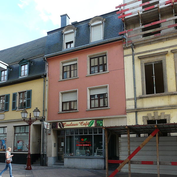 File:1 rue de Bastogne, Ettelbruck, Luxembourg 2011-08.jpg