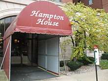 Hampton House Entrance, October 2006 2006-10-22 Hampton House Entrance with HW Marker.JPG