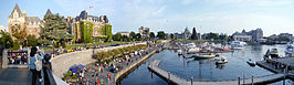 Binnenhaven van Victoria met op de achtergrond het hotel The Empress