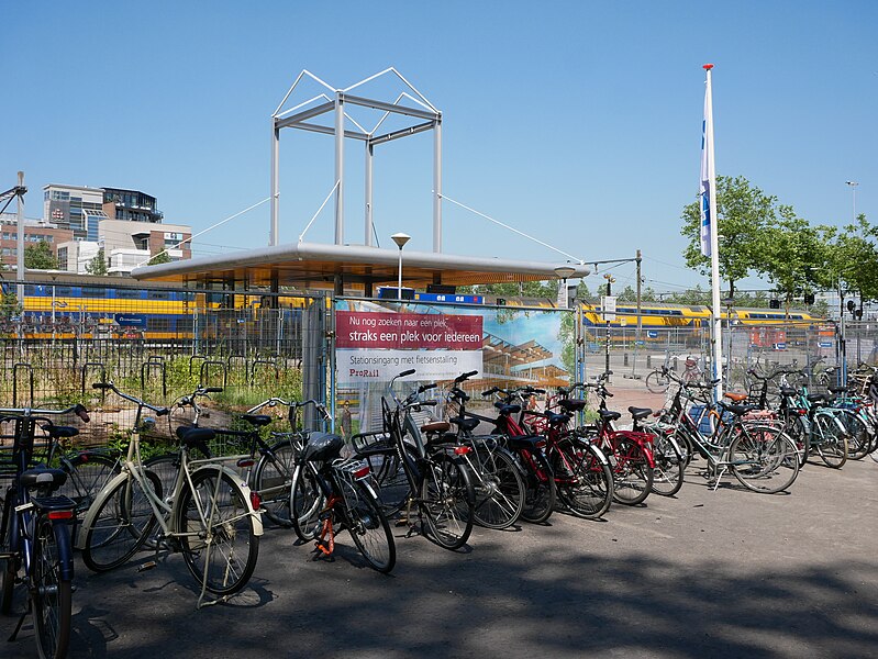 File:2023-06-24 Station Dordrecht Krispijnzijde (1).jpg