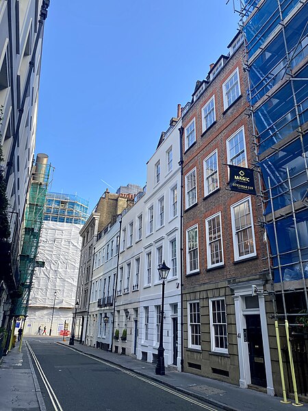 File:39 to 45 St James's Place, St James’s, October 2021.jpg