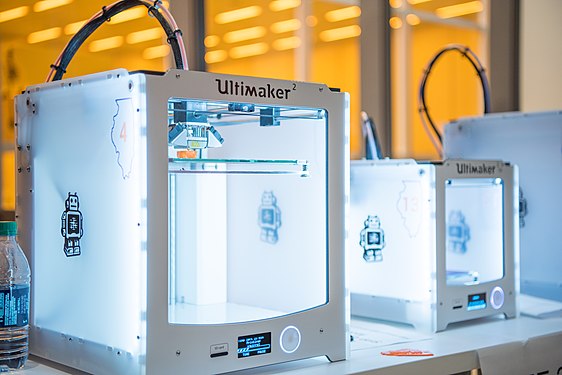 3D printers at a hackathon in 2016.