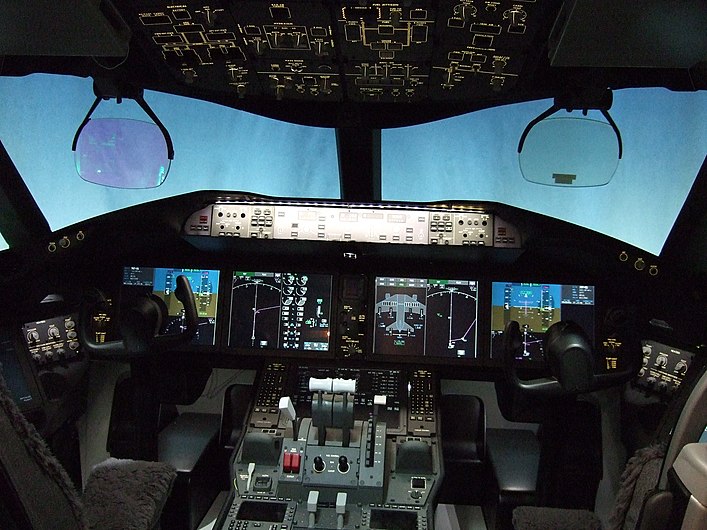 787-flight-deck.jpg