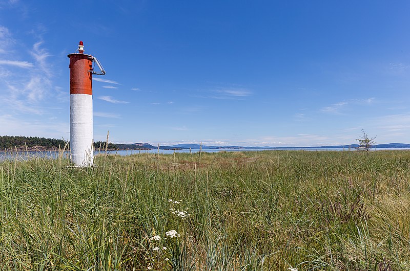 File:A lighthouse at the end of Sidney Spit (part of Gulf Islands National Park Reserve), Sidney Island, British Columbia, Canada 05.jpg