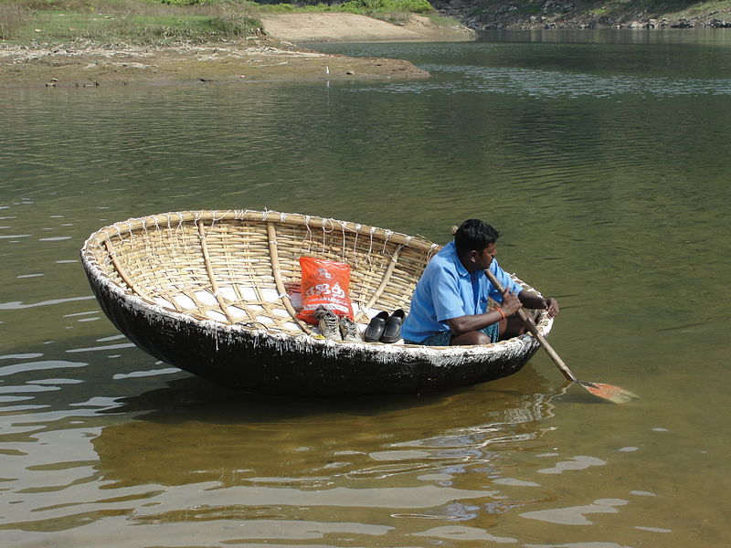 File:A loanly coracle man.JPG