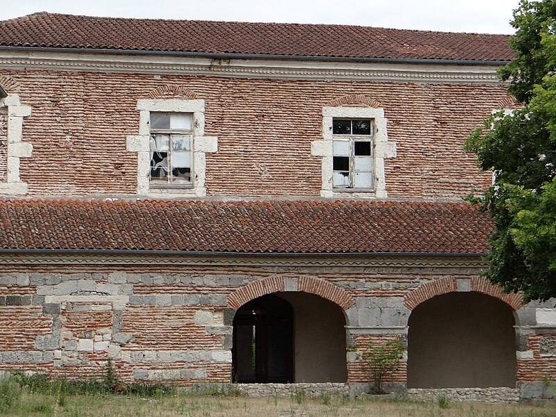 File:Abbaye de Clairac -1.JPG