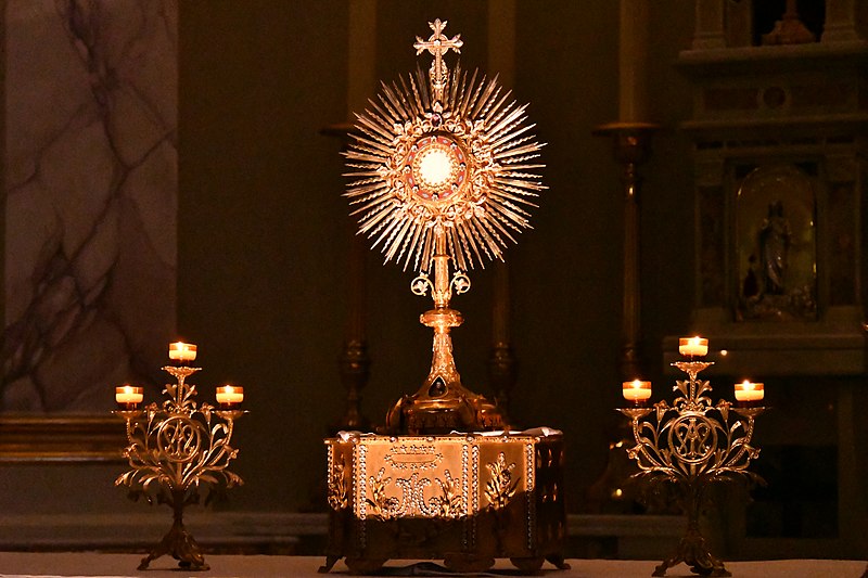 File:Adoration du Saint Sacrement à l'Eglise du Sacré-Coeur de Monaco.jpg