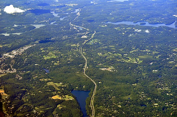 I-684 wends between Muscoot Reservoir to its west and Cross River Reservoir to its east near Katonah, New York. Byram Lake Reservoir just west of I-68