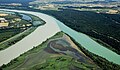 Mündung der Salzach (rechts) in den Inn (links) am Innspitz bei Haiming