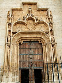 Fasáda Mistra Svatých dětí z Alcalá de Henares, od Antón a Enrique Egas (1497-1519).