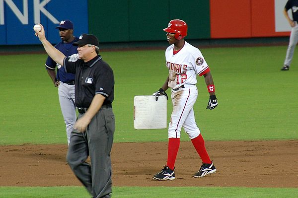 Alfonso Soriano joins the 40–40 club by stealing his 40th base against the Milwaukee Brewers at RFK Stadium, September 16, 2006.