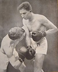 Alfredo Copello during a bout in 1922 Alfredo Copello-1924.jpg