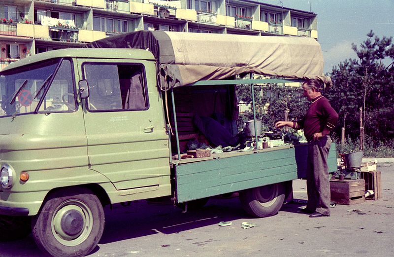 File:An early FSC Żuk in Bydgosz, August 1979.jpg