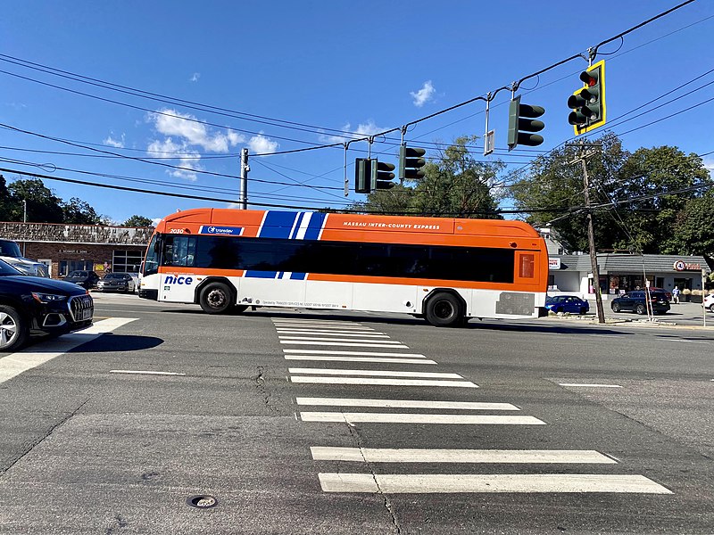 File:An n20H Bus in Flower Hill, Long Island, New York September 26, 2021 D.jpg