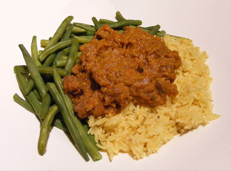 File:Beef Rendang with Nasi Kuning and Green Beans.jpg