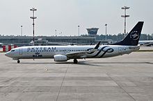 Boeing 737 KLM PH-BXO SVO julio de 2010.jpg