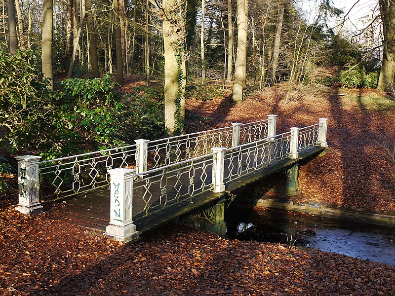 File:Bridge.Pavia.Zeist.jpg