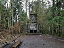 Remains of the Bullitt Family home located on Squak Mountain. Bullitt Fireplace.jpg