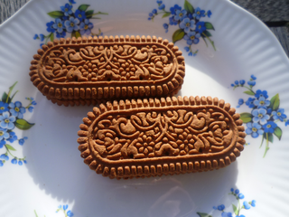 Cameo Creme Chocolate biscuit made in New Zealand