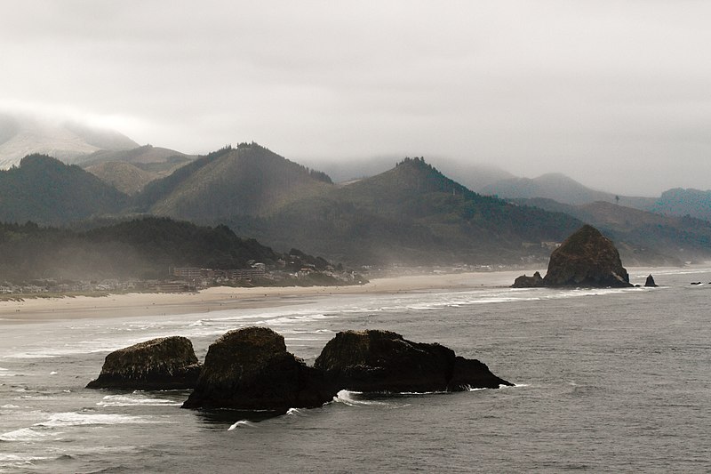 File:Cannon Beach view from Ecola Park. - panoramio.jpg