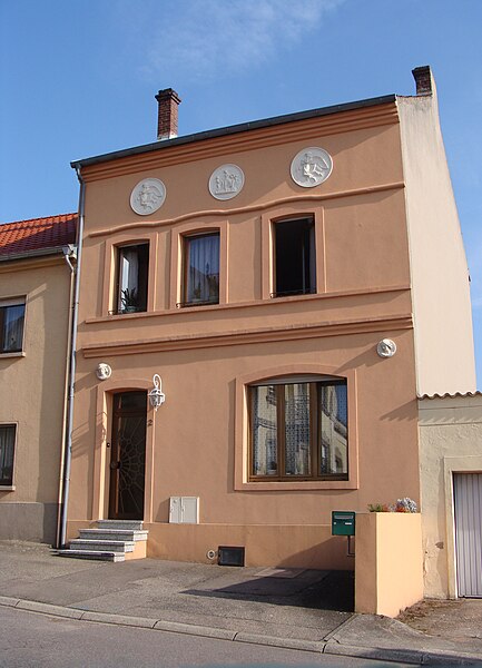 File:Carling ancienne maison située rue du Cimetière.jpg