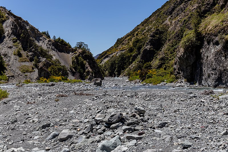 File:Cass River, Craigieburn Forest Park, New Zealand 13.jpg