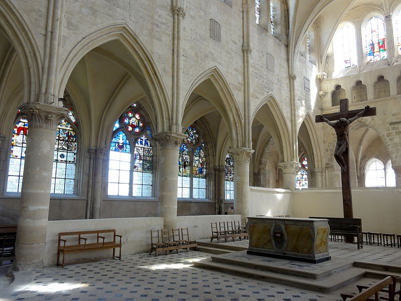 File:Champeaux (77), collégiale St-Martin, chœur, grandes arcades du nord.JPG