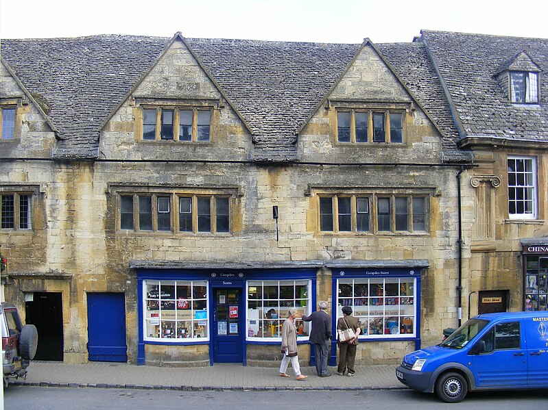 File:Chipping Campden Co-operative shop, June 2009.jpg