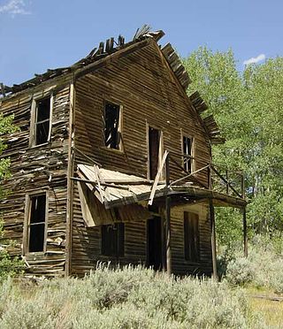 <span class="mw-page-title-main">Comet, Montana</span> Ghost town in Montana, United States