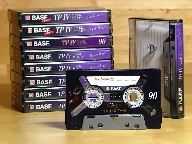 File:Compact Cassette - BASF TP IV Metal Maxima 90 (slim).JPG