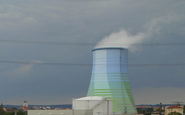 Natural draft wet cooling tower in Dresden (Germany)