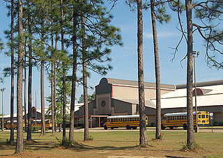 <span class="mw-page-title-main">Daphne High School</span> Public school in Daphne, Alabama, United States