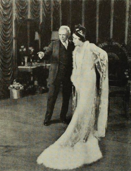 File:David Warfield & Gloria Swanson 1922.jpg