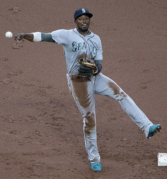 File:Dee Gordon 2018 (cropped).jpg