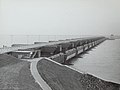 Haringvlietdam en -sluizen gereed (najaar 1970)