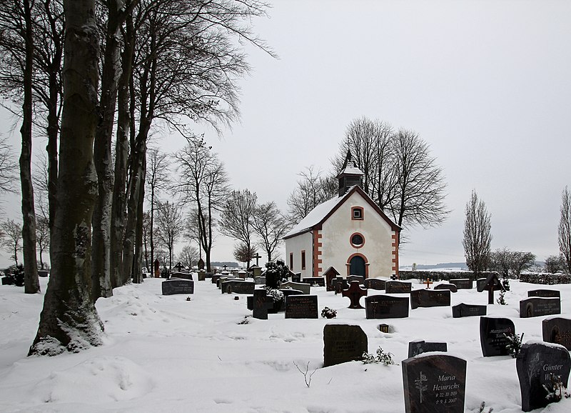 File:Denkmal-dahlem-19-Friedhofskapelle Dahlem.jpg