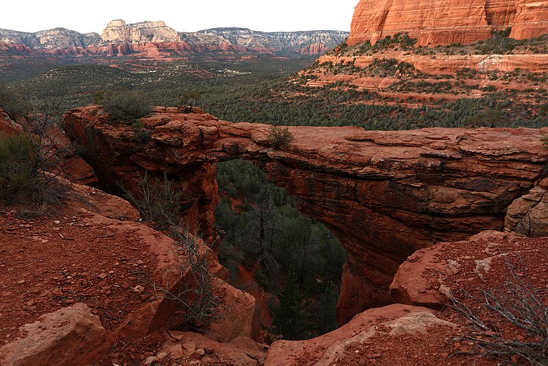 File:Devil's bridge Sedona Arizona.jpg