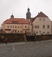 Gesamtansicht von Schloss und Stadtkirche