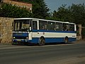Čeština: Autobus v Doksech na staré silnici (č. 606) čekající v zastávce nápověda English: A bus in Doksy in Central Bohemian region, CZ help