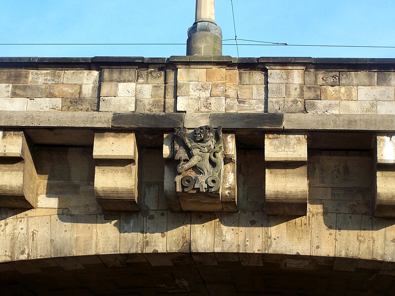 File:Dresden Augustusbrücke Detail 3.JPG