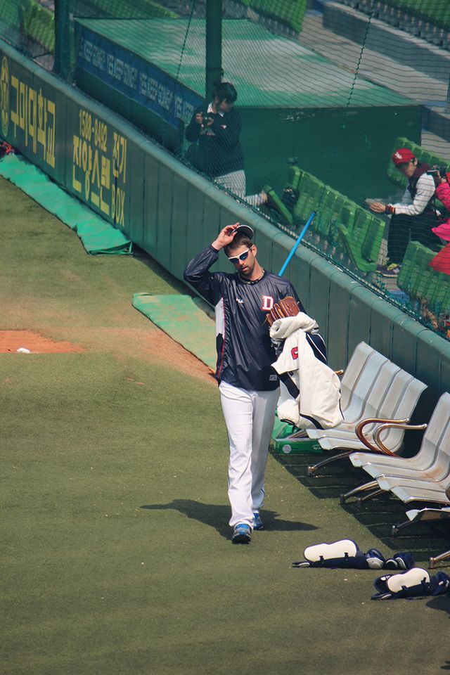 File:Dustin Nippert at Doosan Bears in 2015.jpg - Wikipedia