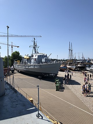 EML <i>Kalev</i> (M414) 1966 Estonian ship