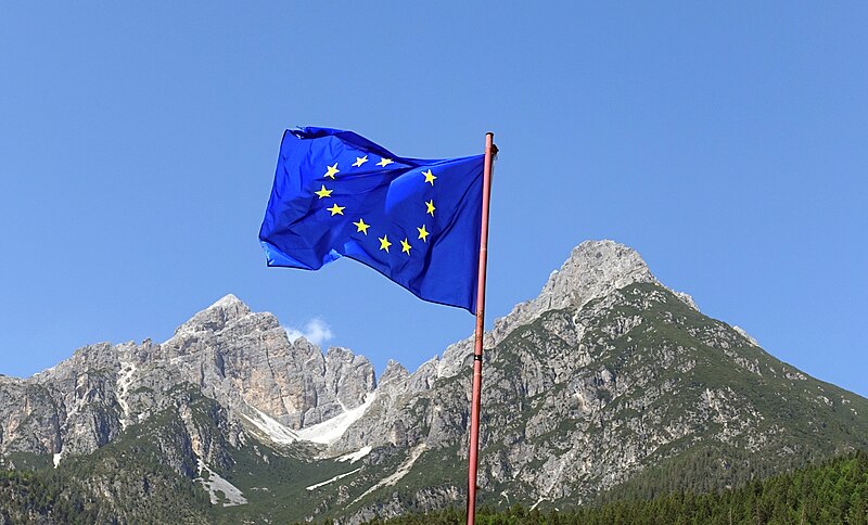 File:EU flag in Italy.jpg