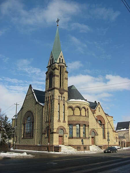 File:East Broad Street Presbyterian Church, blue sky.jpg