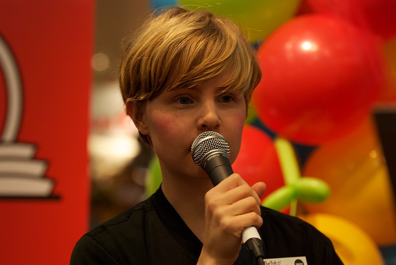 File:Emma Adbåge2.jpg