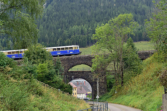 Erzbergbahn auf dem Rötzgrabenviadukt in Vordernberg - I.jpg