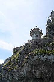 Faro del Caballo dans la falaise