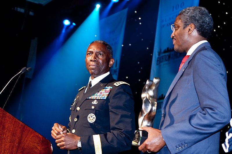 File:Flickr - The U.S. Army - Lifetime Leadership Award.jpg