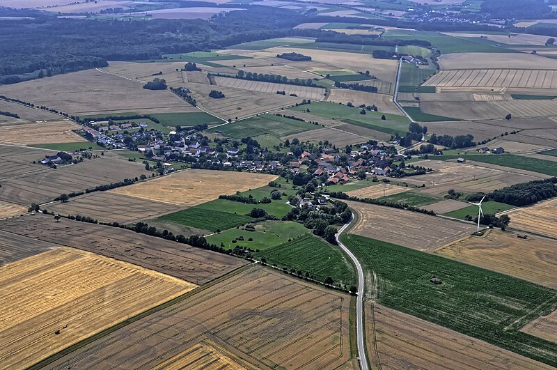 File:Flug -Nordholz-Hammelburg 2015 by-RaBoe 0685 - Frohnhausen.jpg