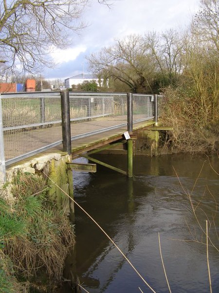 File:Footbridge across the River Test, Lower Test nature reserve - geograph.org.uk - 388887.jpg